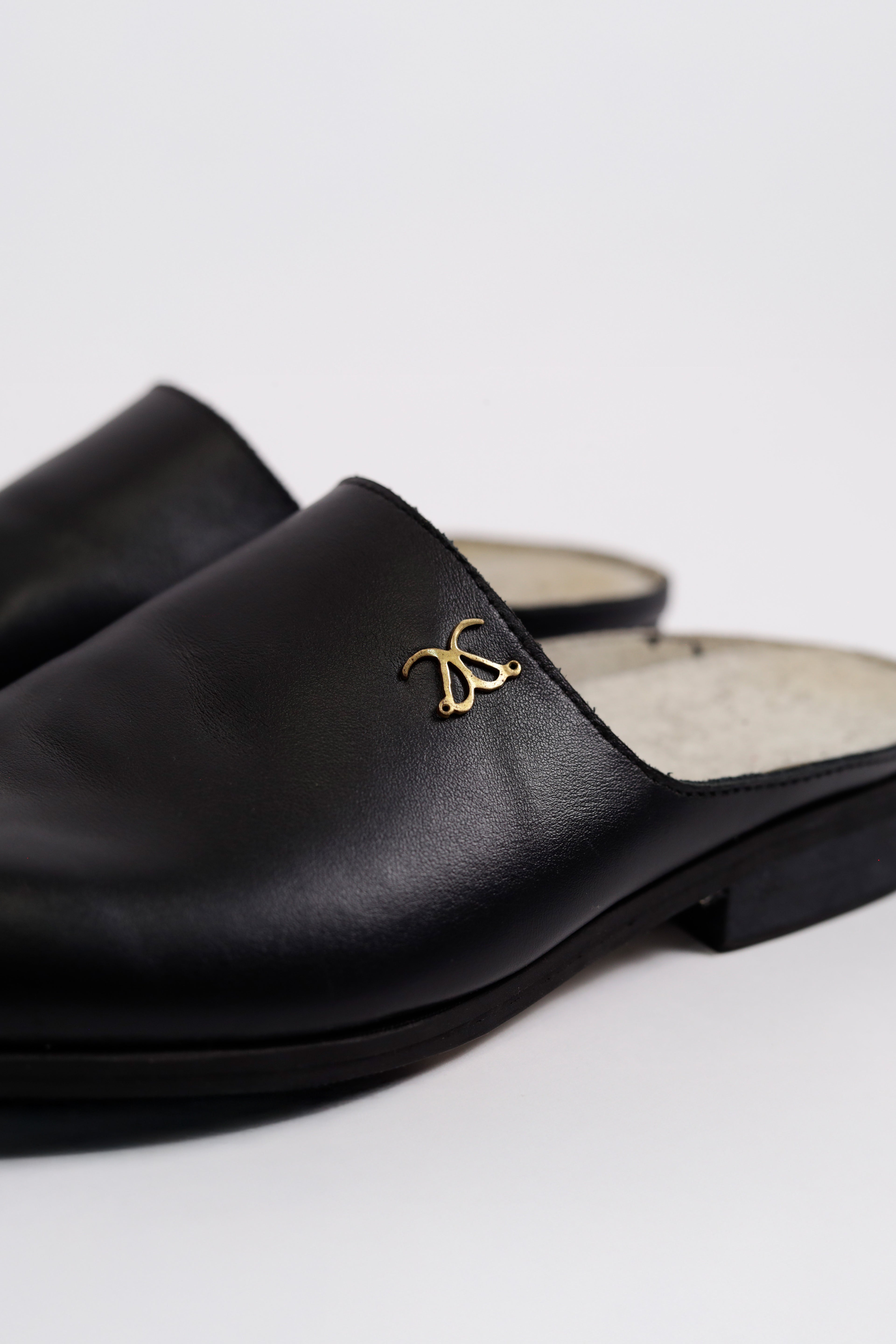 Black Leather Samara