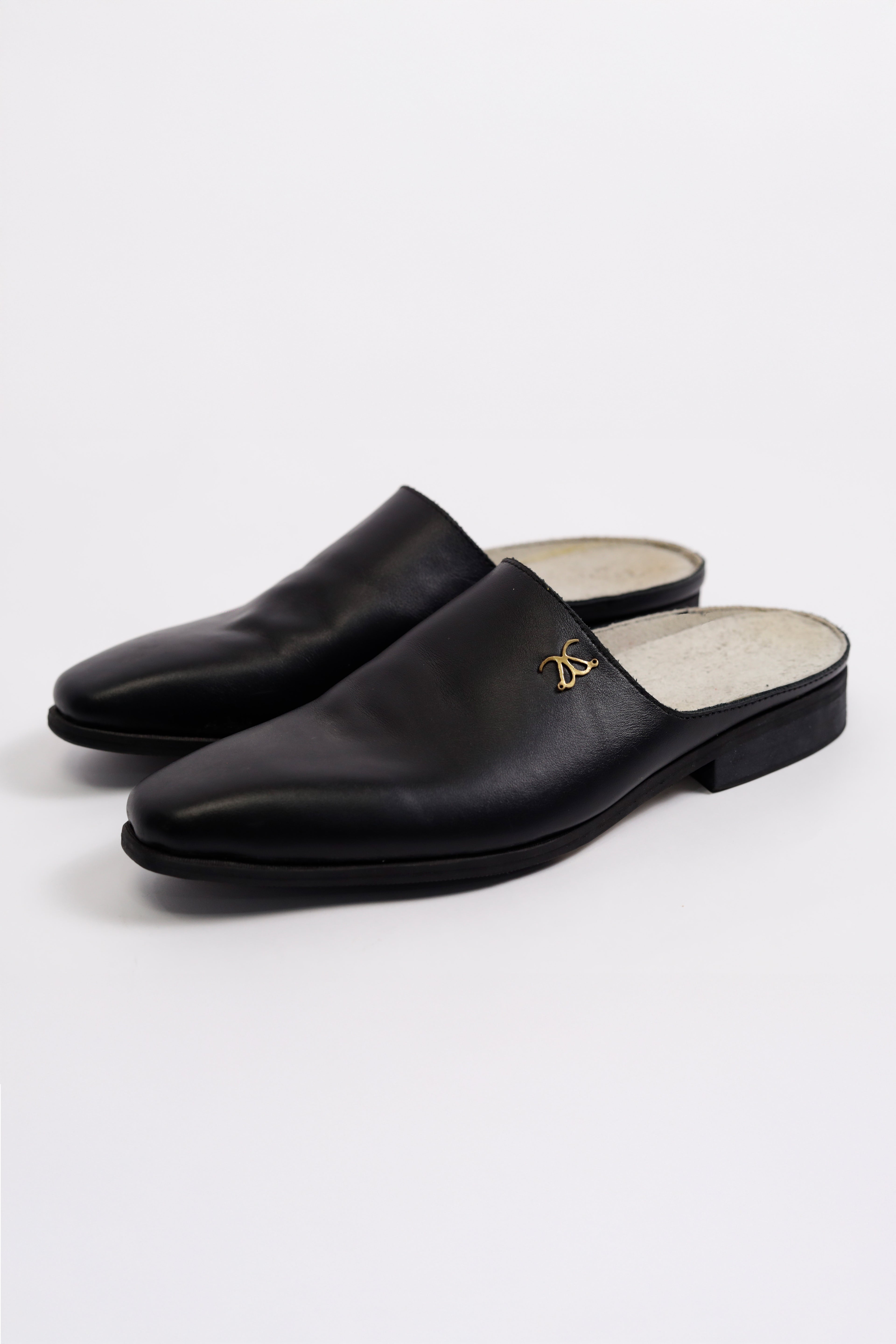 Black Leather Samara