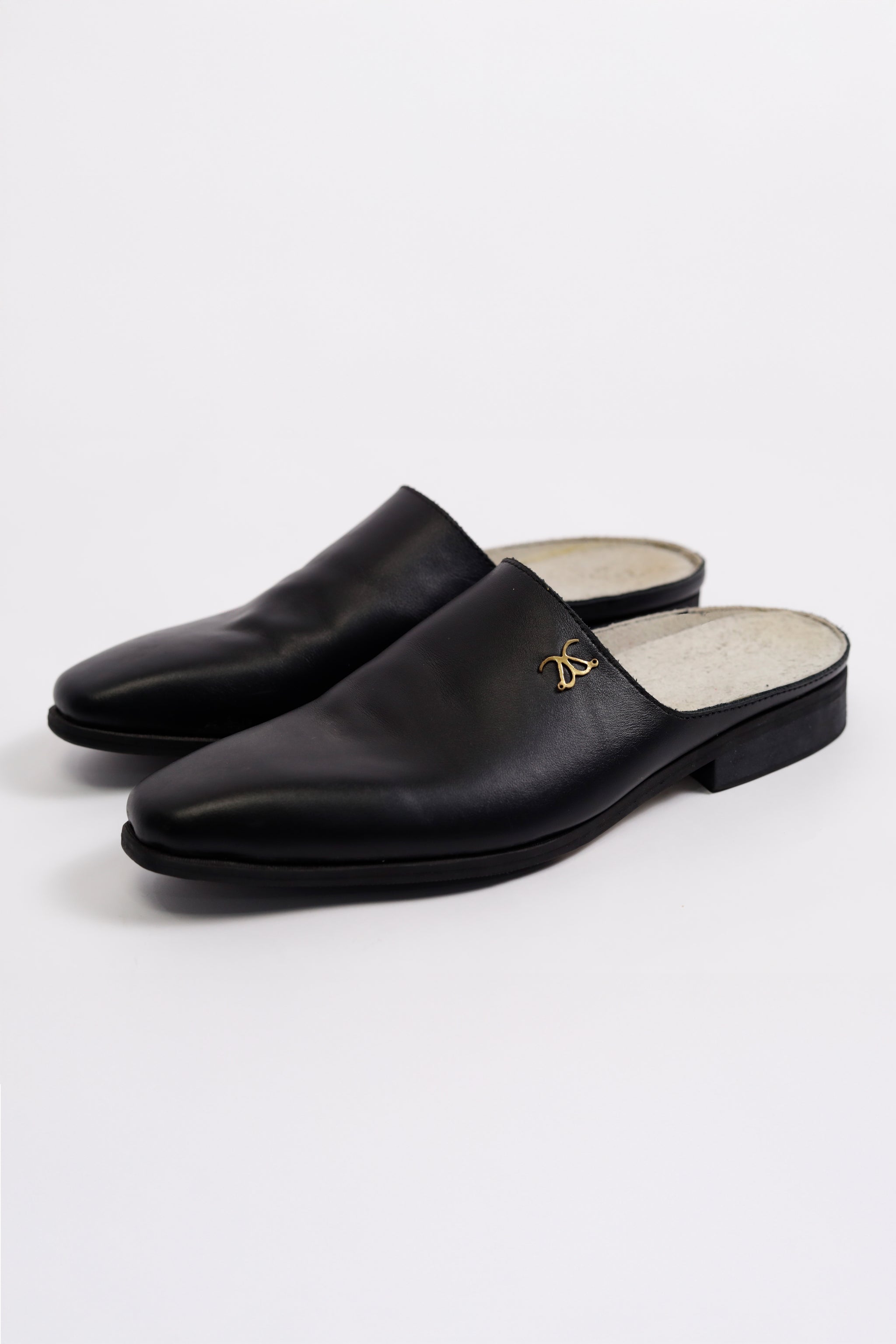 Black Leather Samara
